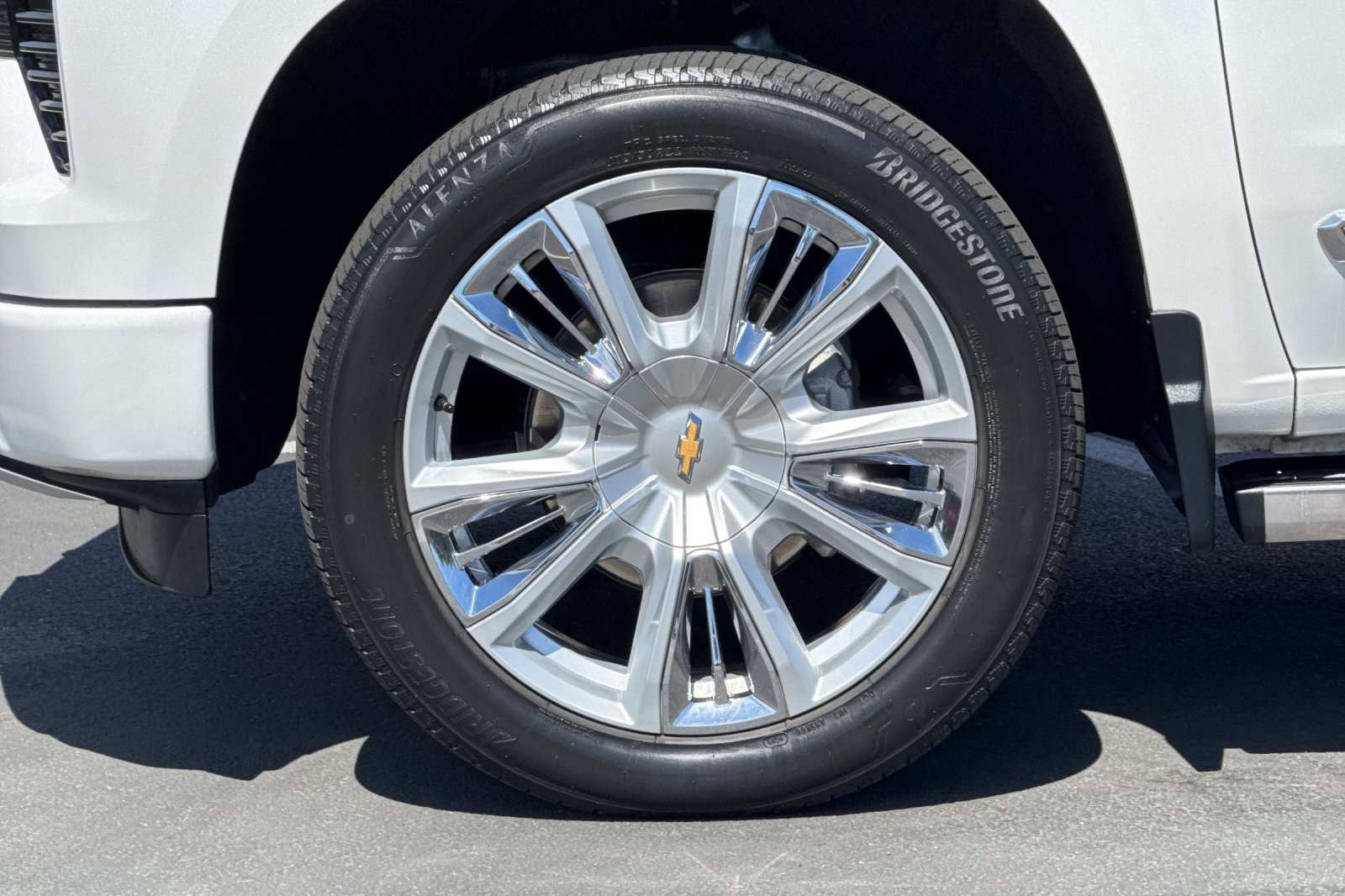 Used 2024 Chevrolet Silverado 1500 High Country w/ High Country Premium Package AWD/4WD image 15