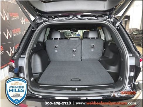 New 2025 Jeep Grand Cherokee Altitude image 7
