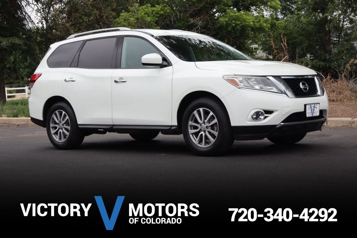 Used 2016 Nissan Pathfinder SV AWD/4WD image 1