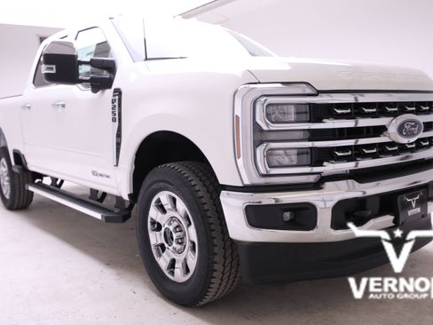 New 2026 Ford F250 Lariat w/ Chrome Package image 7