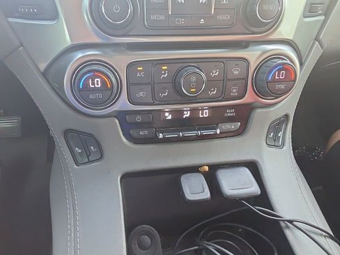 Used 2018 Chevrolet Tahoe LT image 16