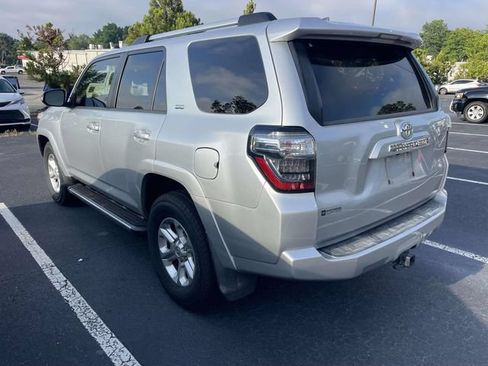 Used 2020 Toyota 4Runner SR5 Premium w/ Moonroof Package RWD image 9