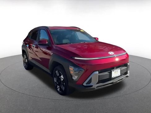 Used 2025 Hyundai Kona SEL image 3