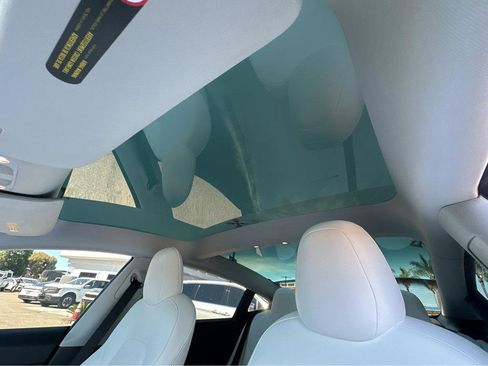 Used 2023 Tesla Model 3 Standard Range image 7