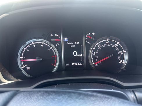 Used 2021 Toyota 4Runner TRD Off-Road AWD/4WD image 3