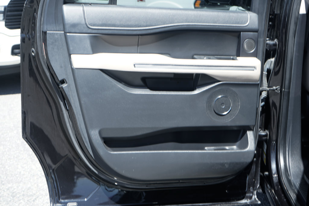 Used 2022 Ford Expedition Max Limited RWD image 41