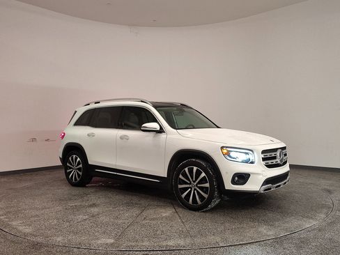 Used 2022 Mercedes-Benz GLB 250 4MATIC image 7