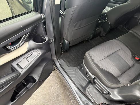 Used 2022 Subaru Ascent Premium w/ Convenience Package AWD/4WD image 15