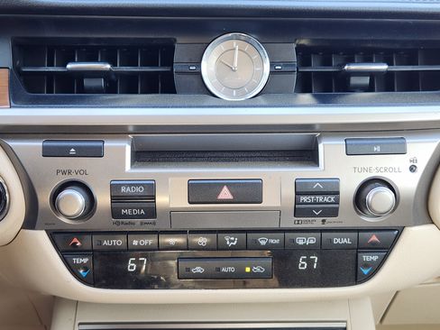 Used 2015 Lexus ES 300h image 21