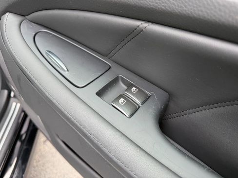 Used 2012 Hyundai Equus Signature image 16