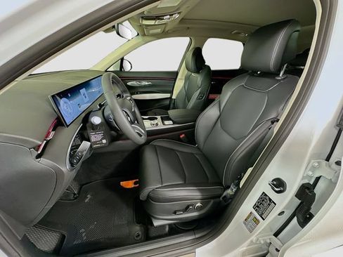 New 2026 Genesis GV70 2.5T Advanced AWD/4WD image 16