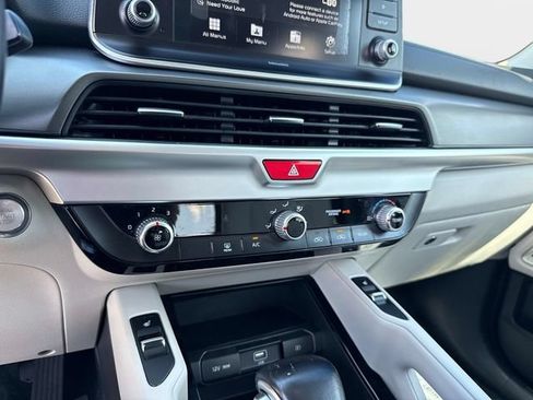 Used 2020 Kia Telluride S FWD image 26
