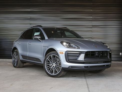 Certified 2026 Porsche Macan Turbo AWD/4WD image 9