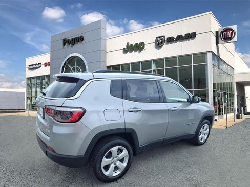 Used 2022 Jeep Compass Latitude w/ Sun and Sound Group image 2