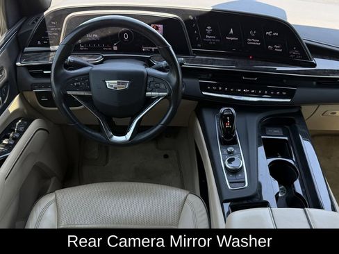 Used 2021 Cadillac Escalade Premium Luxury AWD/4WD image 13