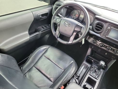 Used 2017 Toyota Tacoma SR image 14