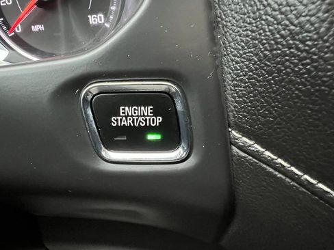 Used 2023 GMC Acadia SLE w/ Driver Convenience Package image 30