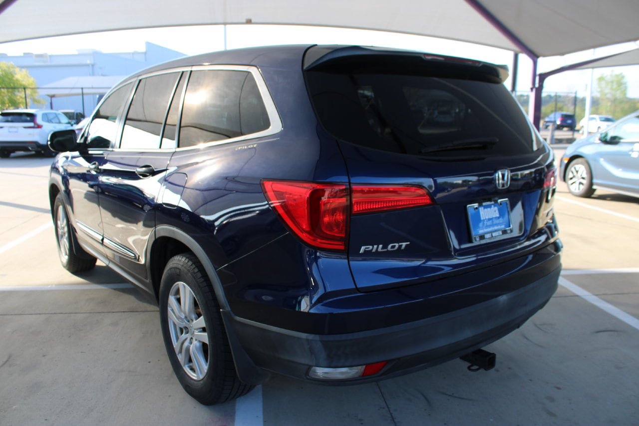 Used 2016 Honda Pilot LX image 3