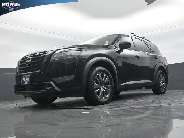 Used 2023 Nissan Pathfinder SV w/ Black Appearance Package FWD image 19