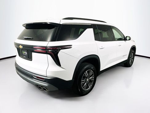 Used 2025 Chevrolet Traverse LT FWD image 9