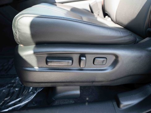 Used 2025 Honda Ridgeline TrailSport image 12