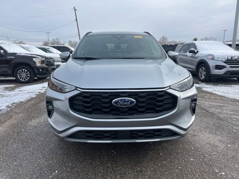 Certified 2023 Ford Escape ST-Line Select w/ Tech Pack #2 image 2