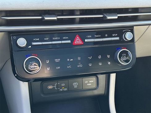 Used 2025 Hyundai Tucson Limited image 25