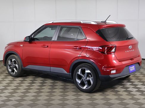 Certified 2023 Hyundai Venue Limited FWD image 8