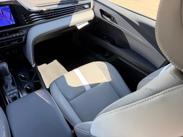Used 2026 Toyota Camry SE FWD image 23