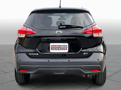 Certified 2020 Nissan Kicks SV image 4