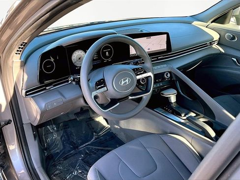 Used 2024 Hyundai Elantra SEL image 14