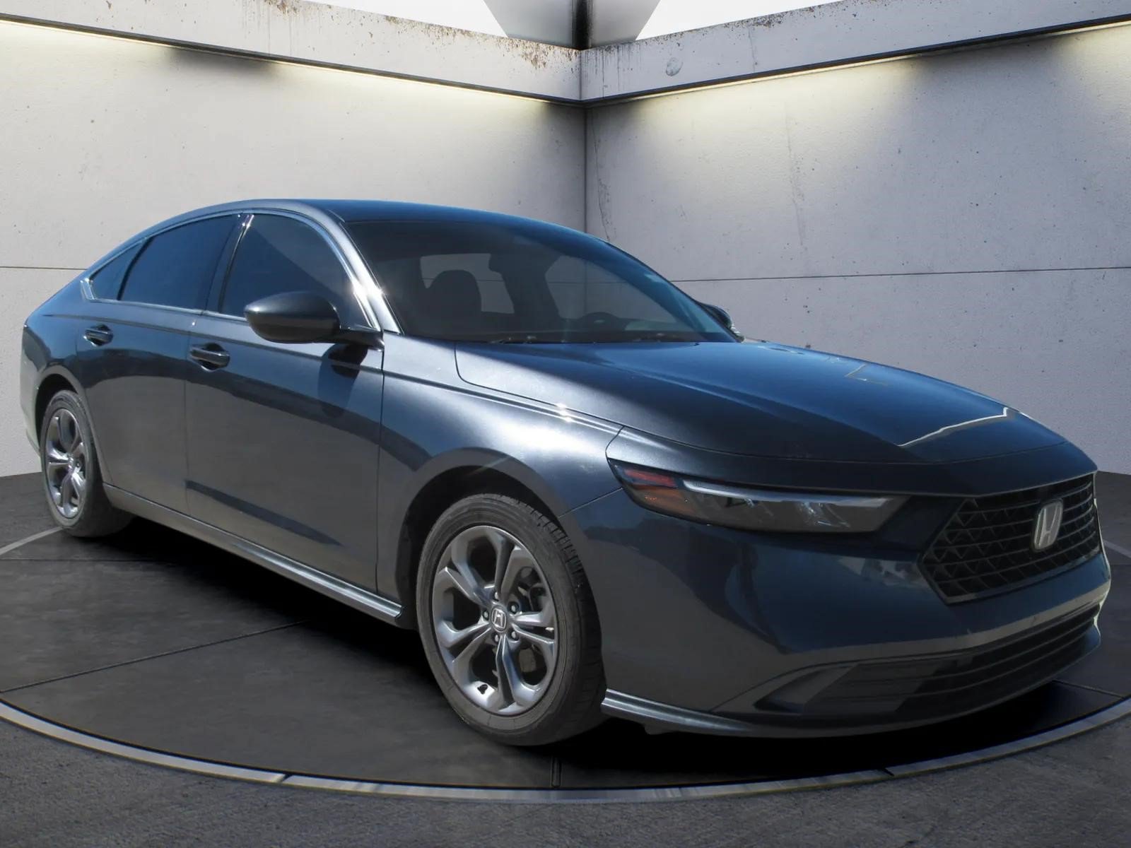 Used 2023 Honda Accord EX image 2