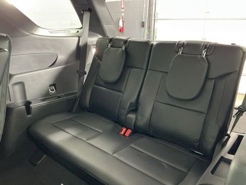 Used 2023 Ford Explorer ST w/ ST Appearance Package AWD/4WD image 30