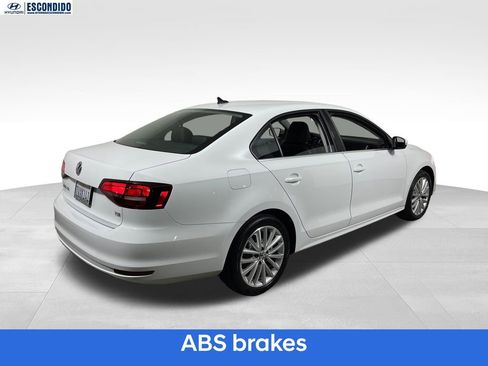 Used 2016 Volkswagen Jetta SEL FWD image 5
