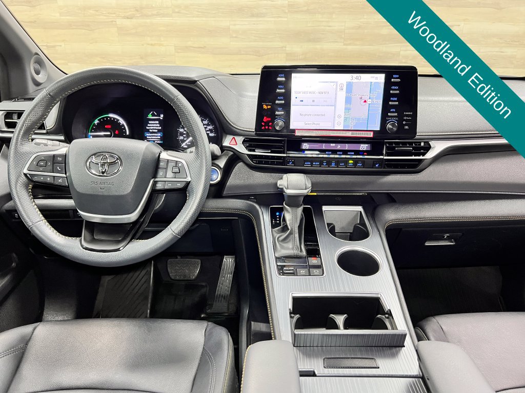 Used 2024 Toyota Sienna XLE Woodland Edition AWD/4WD image 2