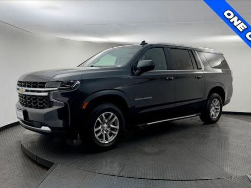 Used 2022 Chevrolet Suburban LS w/ Driver Alert Package image 2