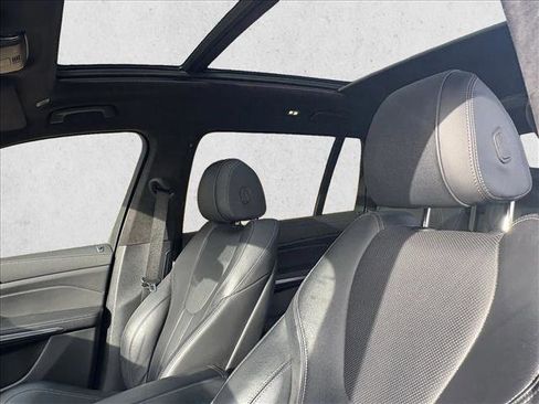 Used 2022 BMW X7 xDrive40i w/ M Sport Package image 11