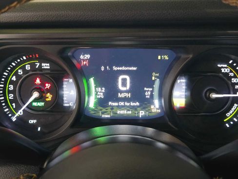 Used 2024 Jeep Wrangler Unlimited AWD/4WD image 24