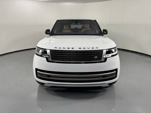 Used 2023 Land Rover Range Rover Long Wheelbase SE AWD/4WD image 2