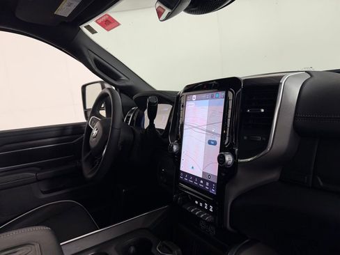 Used 2025 RAM 2500 Laramie image 31