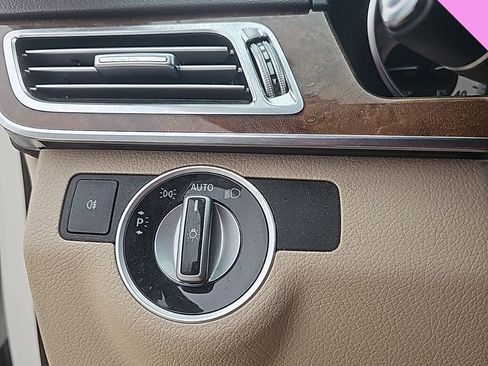 Used 2014 Mercedes-Benz E 350 Sedan image 12