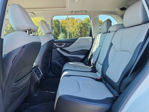 Used 2022 Subaru Forester Limited w/ Popular Package #3 image 11