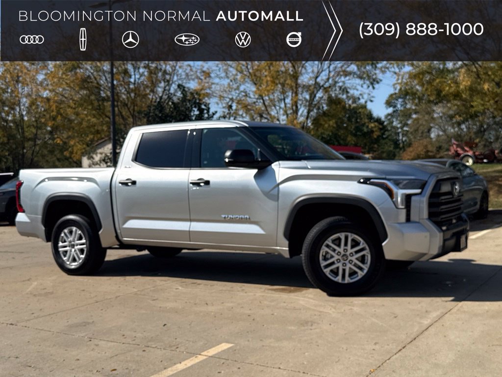Used 2022 Toyota Tundra SR5 w/ SR5 Convenience Package AWD/4WD image 1