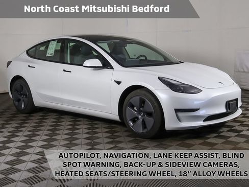 Used 2023 Tesla Model 3 Standard Range RWD image 1