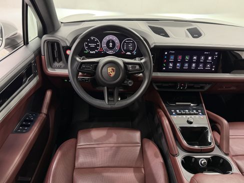 Certified 2024 Porsche Cayenne S image 25