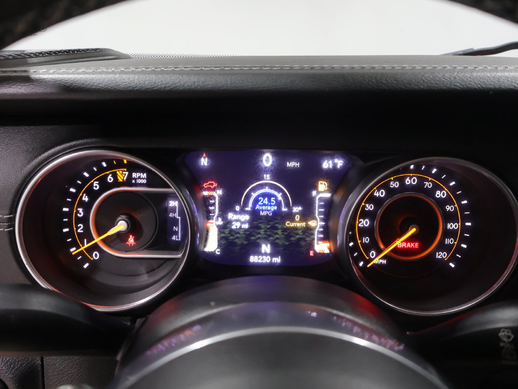 Used 2018 Jeep Wrangler Unlimited Sahara AWD/4WD image 39