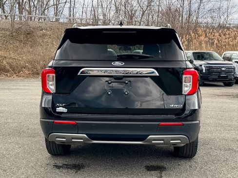 Used 2022 Ford Explorer XLT w/ Equipment Group 202A image 4