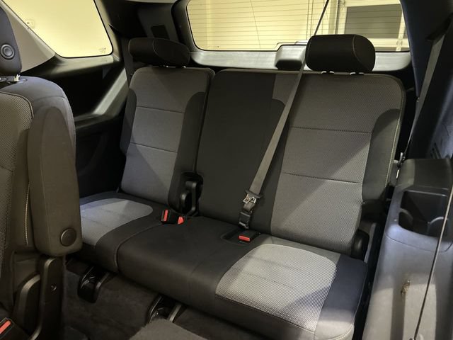 Used 2018 Chevrolet Traverse LT FWD image 23