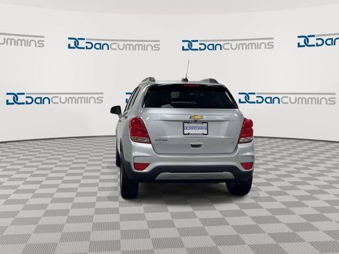 Used 2018 Chevrolet Trax LT w/ LT Convenience Package FWD image 7