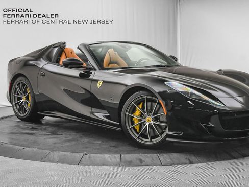Used 2022 Ferrari 812 GTS image 1